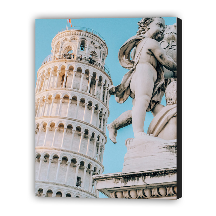 La Torre di Pisa in estate